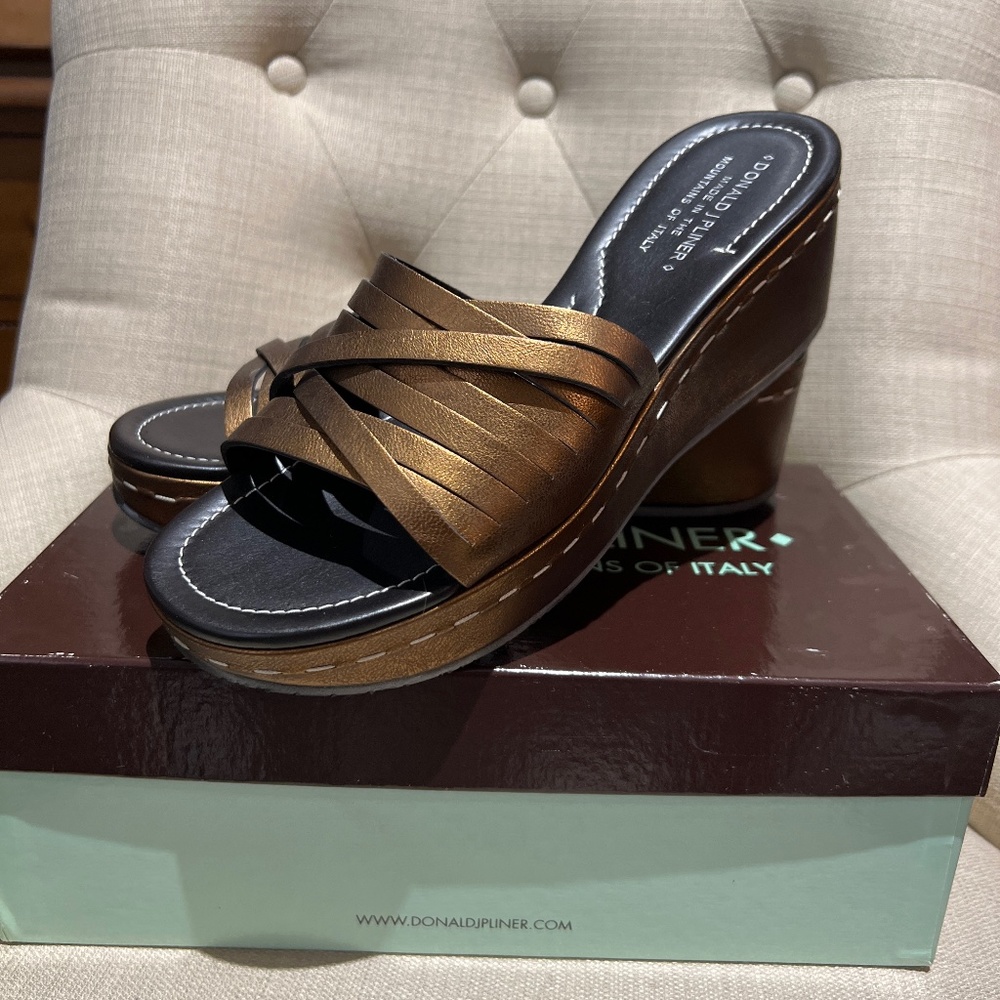 Donald J Pliner Bronze antique metallic wedge